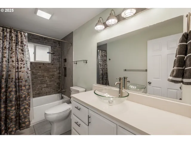 $289,000 | 13647 Gaffney Lane, Unit 10, Oregon City, OR 97045