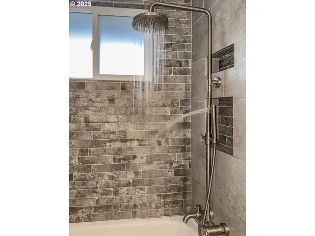 $289,000 | 13647 Gaffney Lane, Unit 10, Oregon City, OR 97045