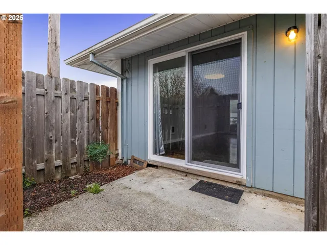 $289,000 | 13647 Gaffney Lane, Unit 10, Oregon City, OR 97045