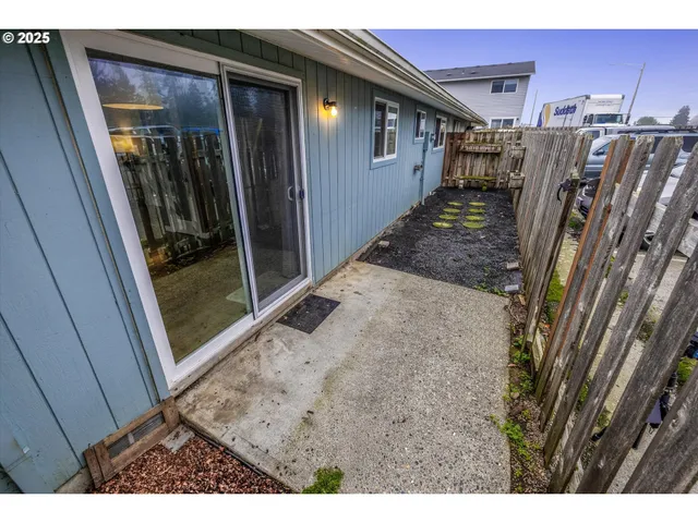 $289,000 | 13647 Gaffney Lane, Unit 10, Oregon City, OR 97045