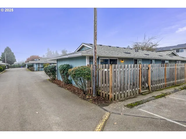 $289,000 | 13647 Gaffney Lane, Unit 10, Oregon City, OR 97045