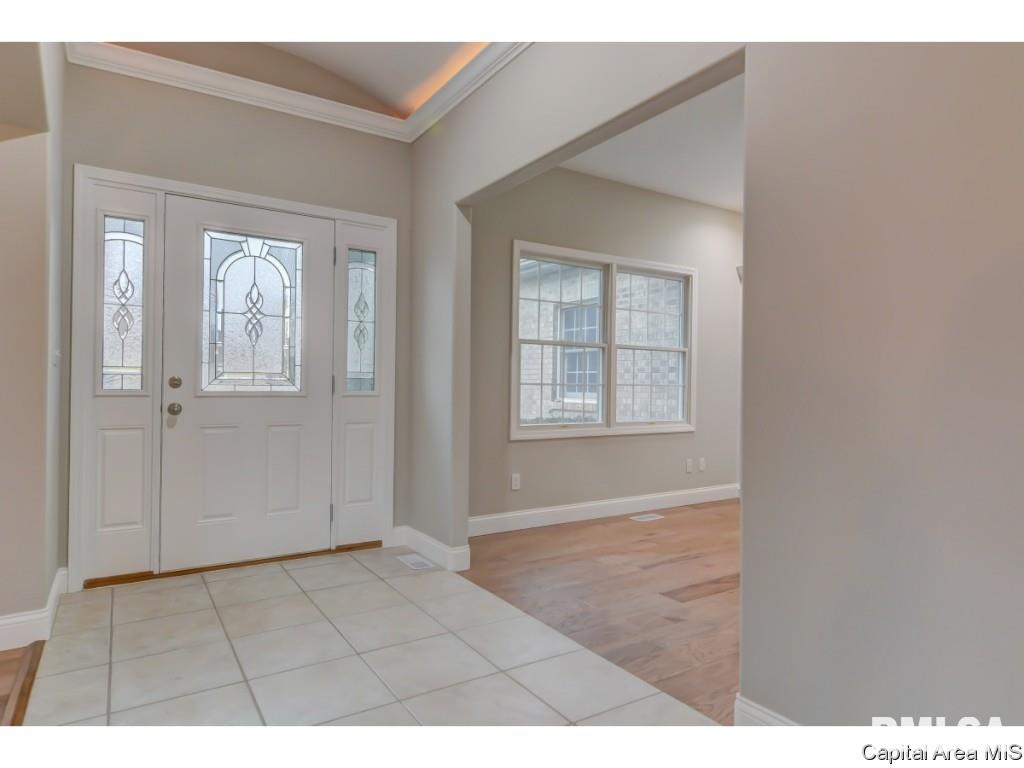 240 Gray Court Springfield, IL 62711 - Photo 2 of 35