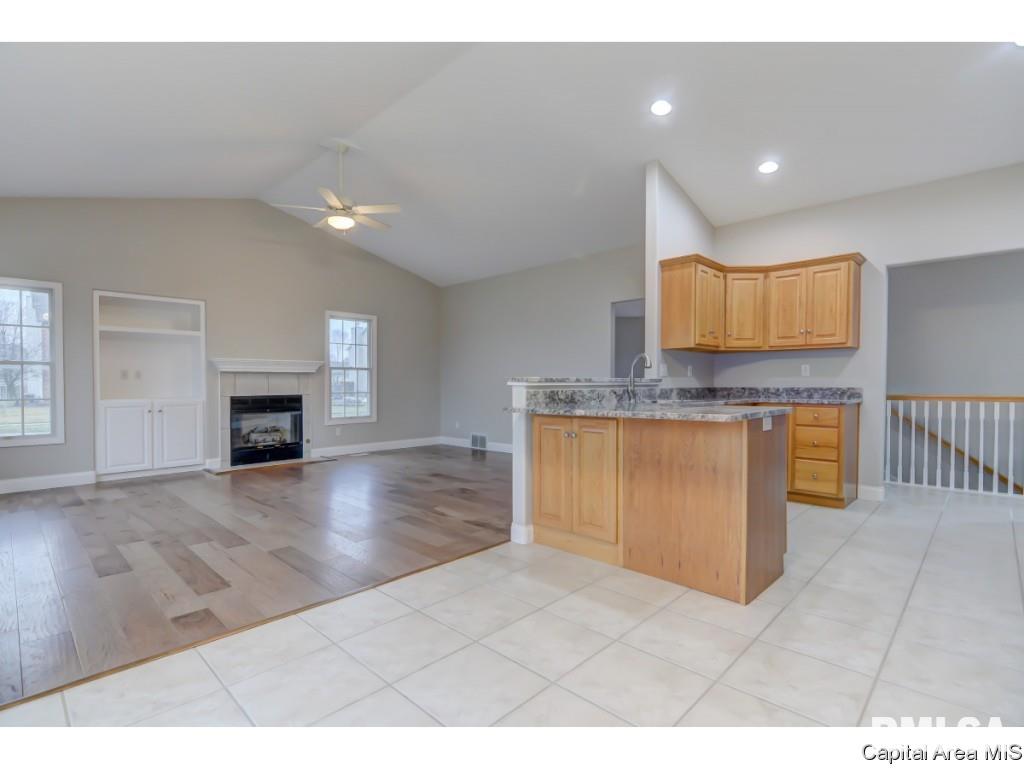 240 Gray Court Springfield, IL 62711 - Photo 7 of 35
