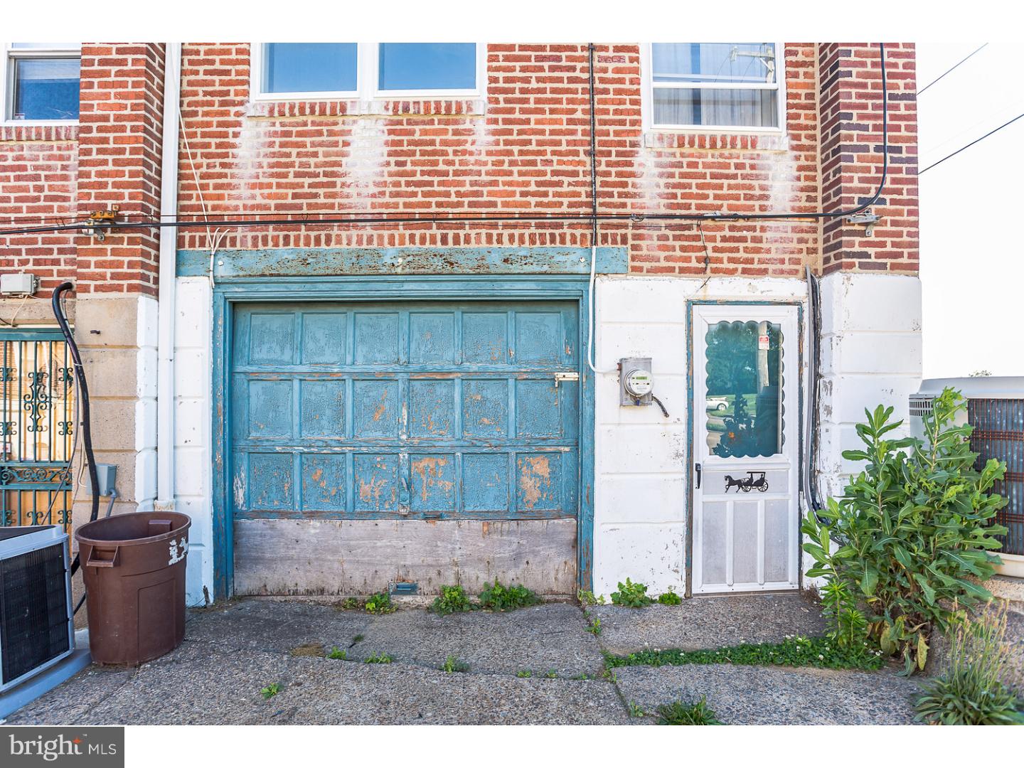 1800 Merribrook Road Philadelphia, PA 19151 - Photo 17 of 17 Garage