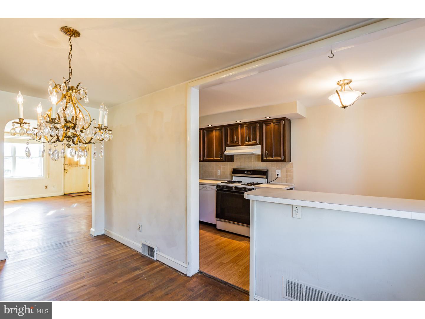 1800 Merribrook Road Philadelphia, PA 19151 - Photo 7 of 17 Dining Room