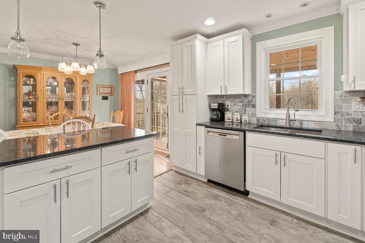 644 Oak Tree Road Westminster, MD 21157 - Photo 5 of 34
