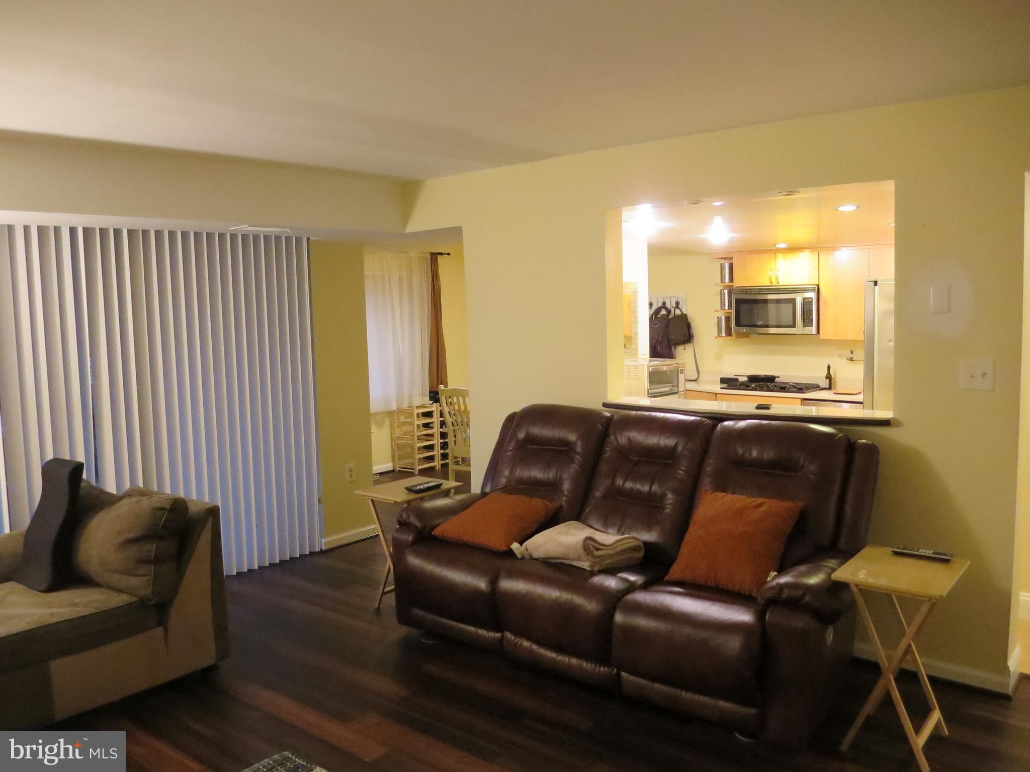 1413 Northgate Square, Unit 1C Reston, VA 20190 - Photo 18 of 22 Living