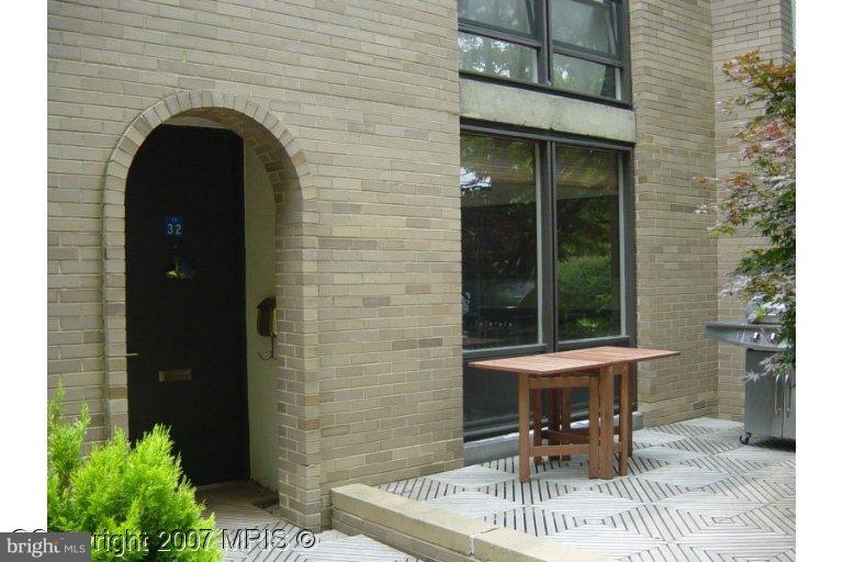 1632 Chimney House Road, Unit 1632 Reston, VA 20190 - Photo 1 of 29 Exterior (Main)