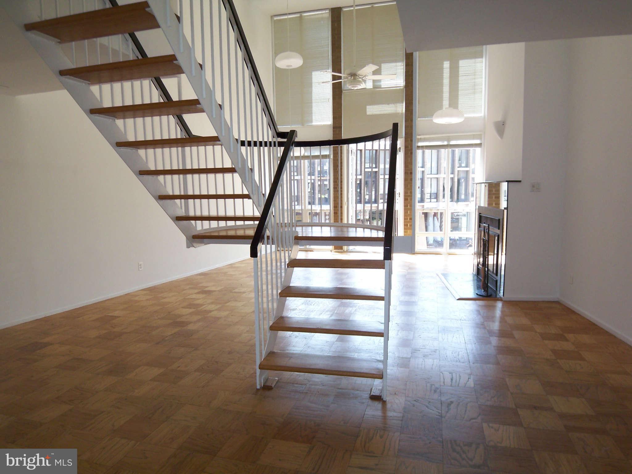 1632 Chimney House Road, Unit 1632 Reston, VA 20190 - Photo 2 of 29 Interior (General)