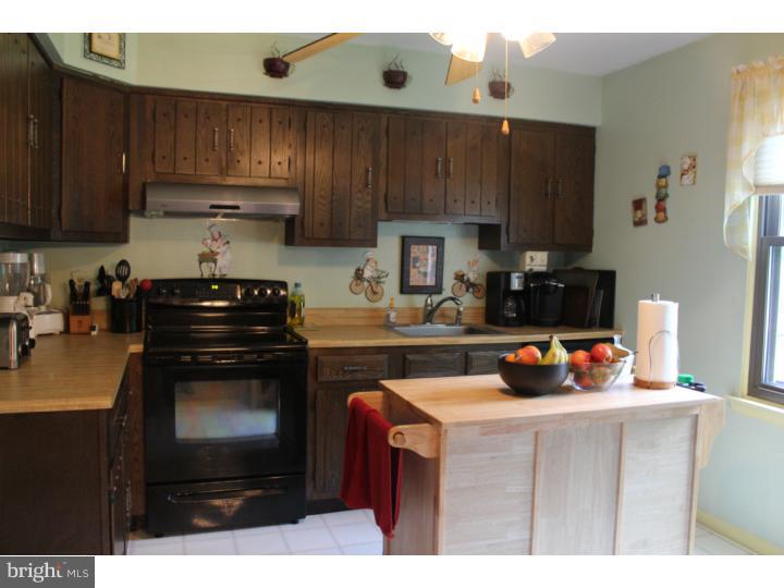 9 Dover Road Westampton, NJ 08060 - Photo 2 of 15 Kitchen