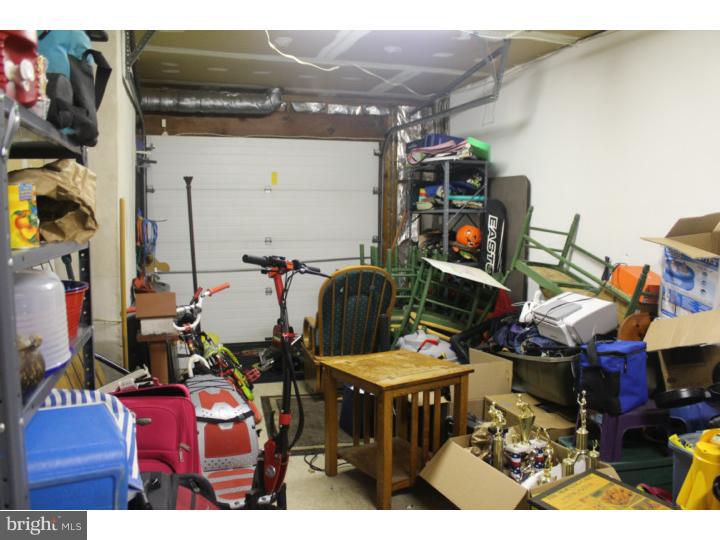 9 Dover Road Westampton, NJ 08060 - Photo 13 of 15 Garage