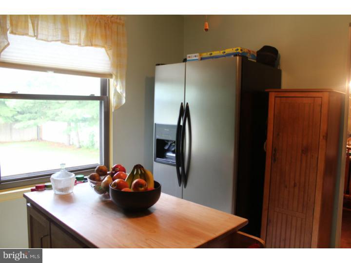 9 Dover Road Westampton, NJ 08060 - Photo 3 of 15 Kitchen