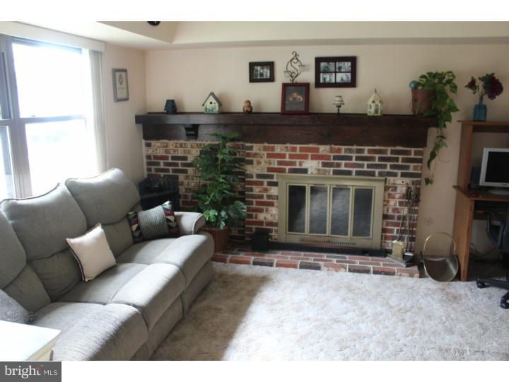 9 Dover Road Westampton, NJ 08060 - Photo 4 of 15 Family Room