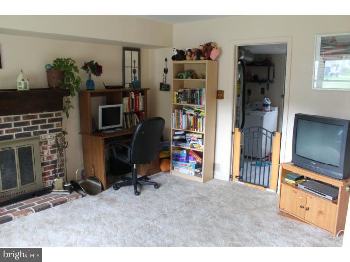 9 Dover Road Westampton, NJ 08060 - Photo 6 of 15 Family Room