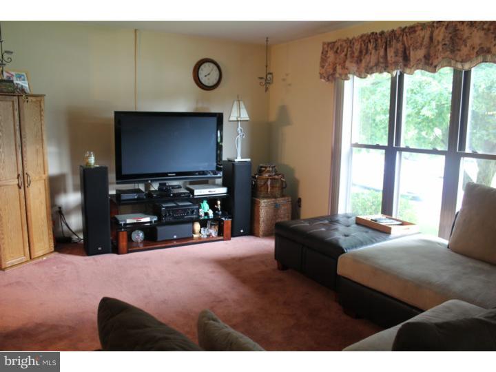 9 Dover Road Westampton, NJ 08060 - Photo 8 of 15 Living Room