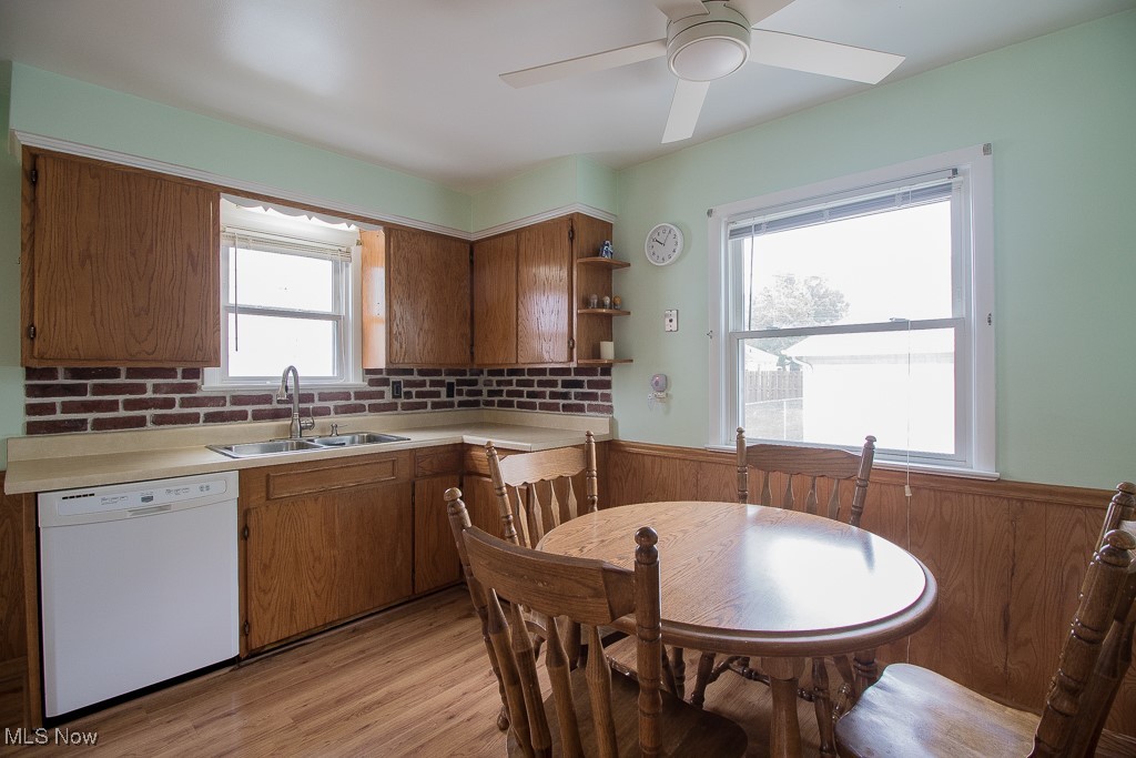 Eat-in Kitchen