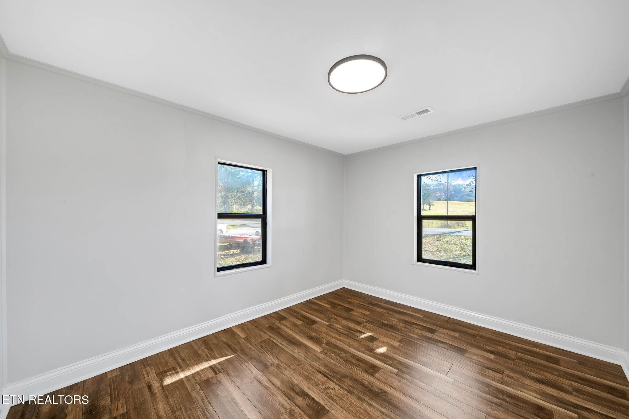 213 Mountain Road Clinton, TN 37716 - Photo 8 of 21 Gallery Image 8