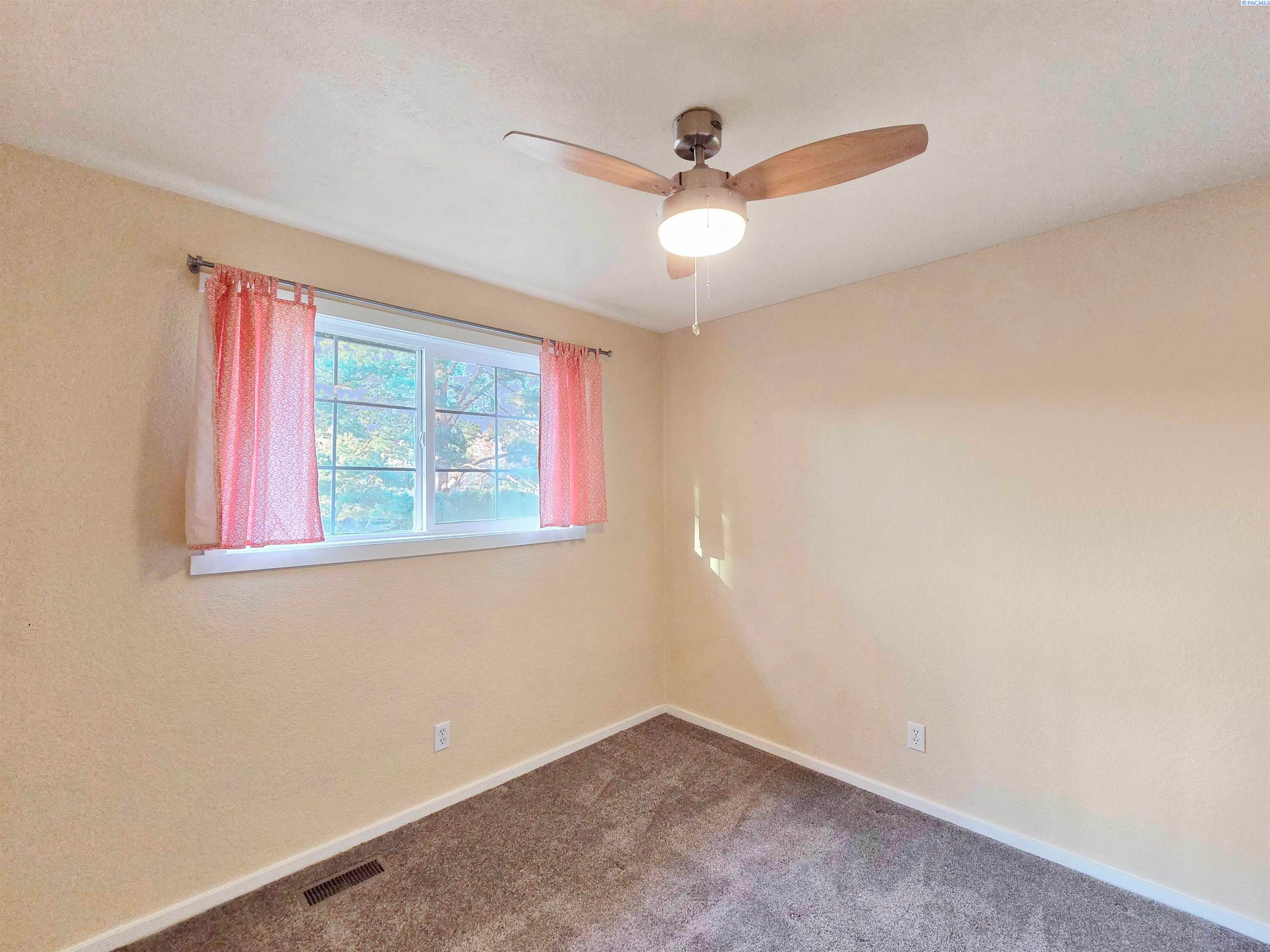 103003 East Vaca Road Kennewick, WA 99338 - Photo 18 of 34 Gallery Image 18