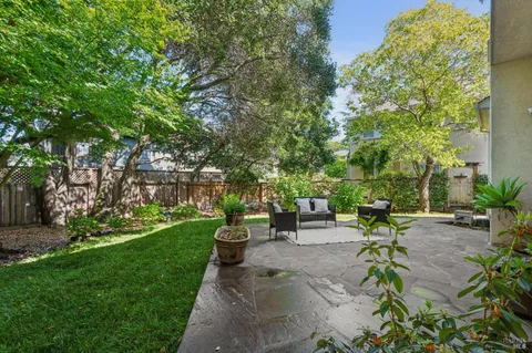 $1,265,000 | 814 Cobbler Lane, Petaluma, CA 94952