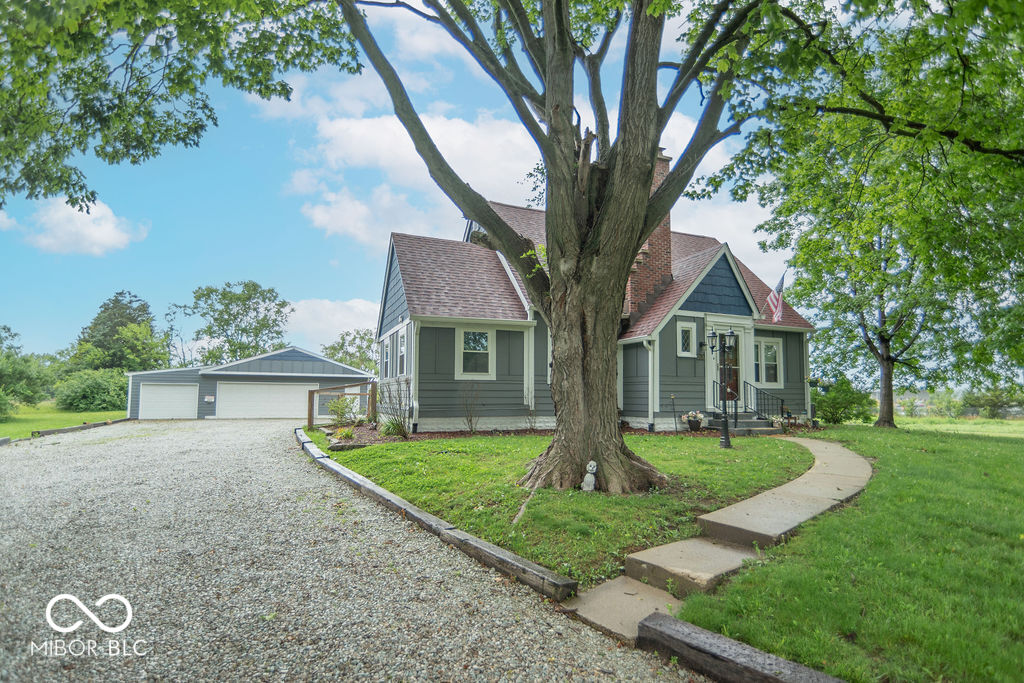 2636 South Hunter Road Indianapolis, IN 46239 - Photo 2 of 38