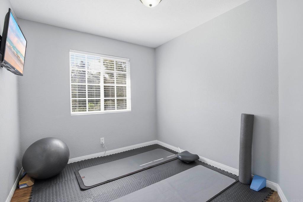 1736 San Pasqual Valley Road Escondido, CA 92027 - Photo 28 of 34 a room with furniture and a window