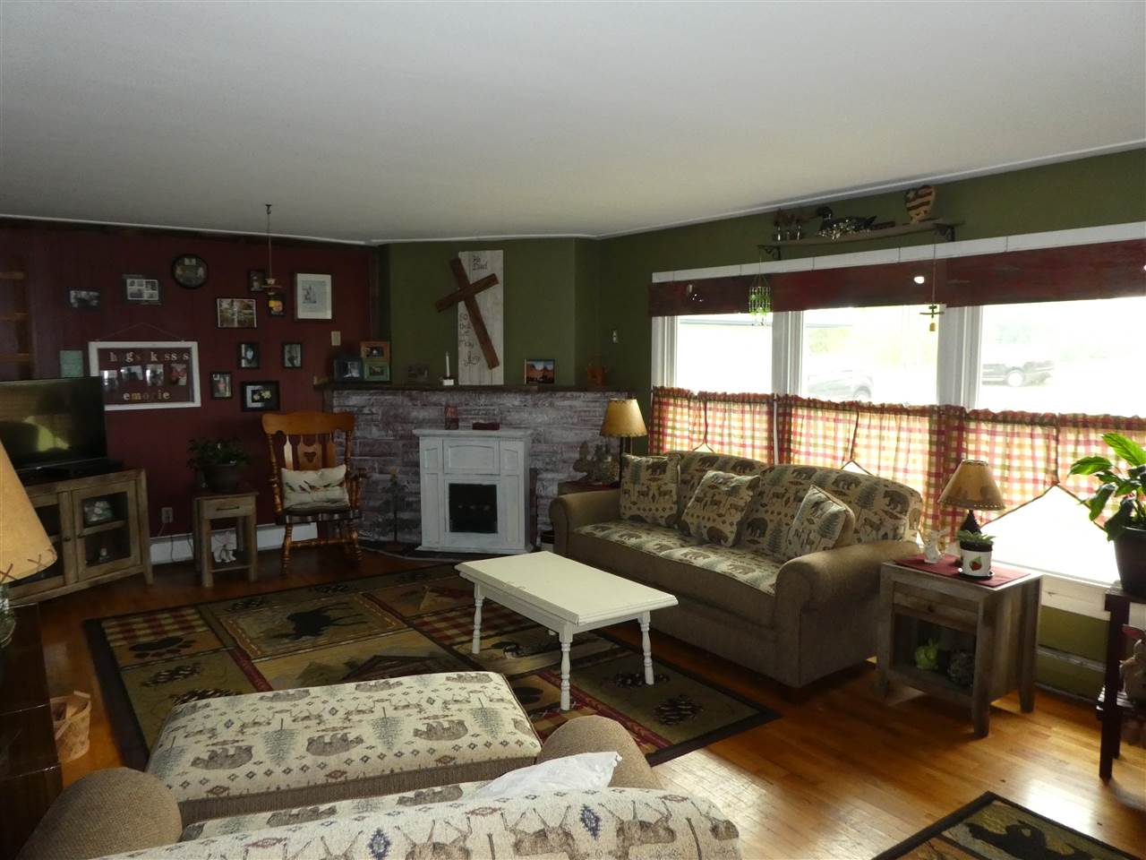 4049 East Coleman Road Clare, MI 48617 - Photo 8 of 36 1838495-7.JPG