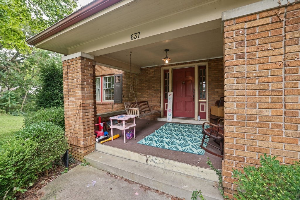 637 South Crea Street Decatur, IL 62522 - Photo 2 of 28 Gallery Image 2