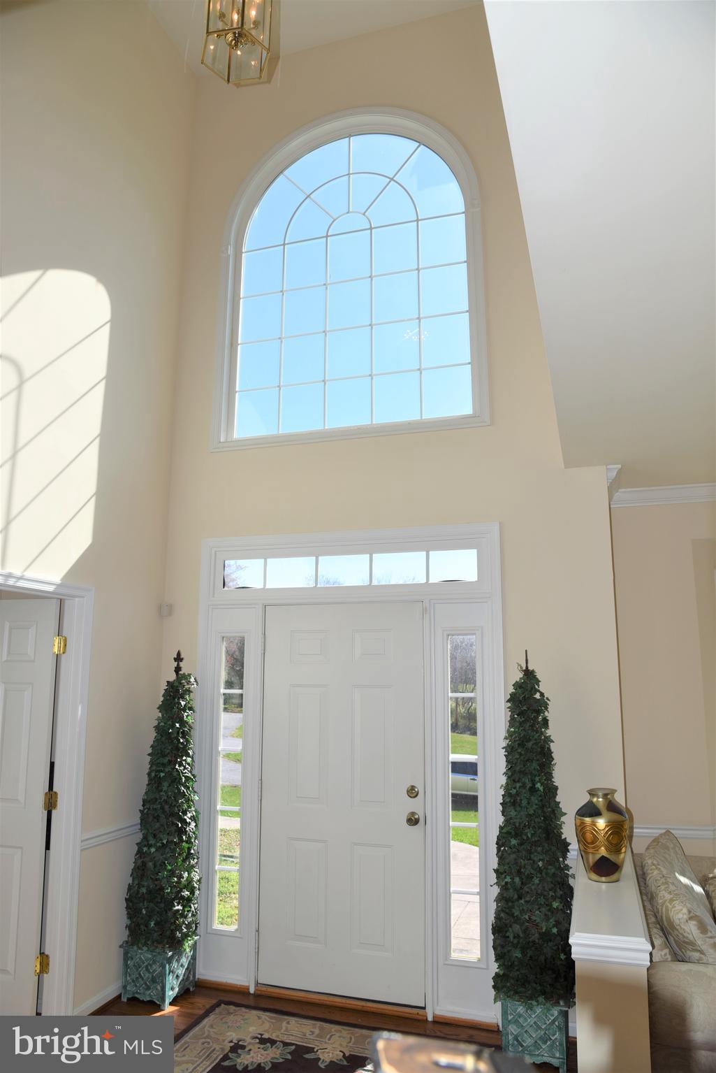 2744 Ridge Road Baltimore, MD 21244 - Photo 8 of 36 Foyer.