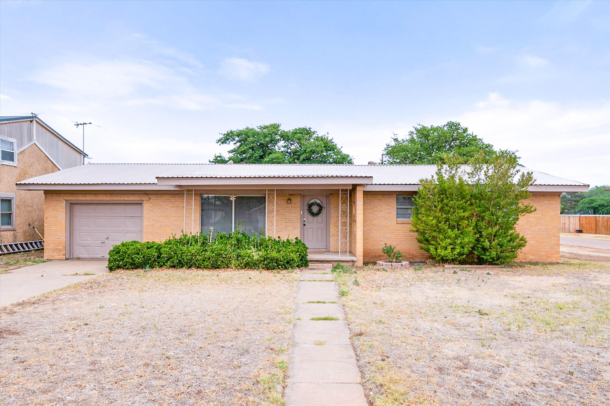 02-1202 Green Ave1681 Crop