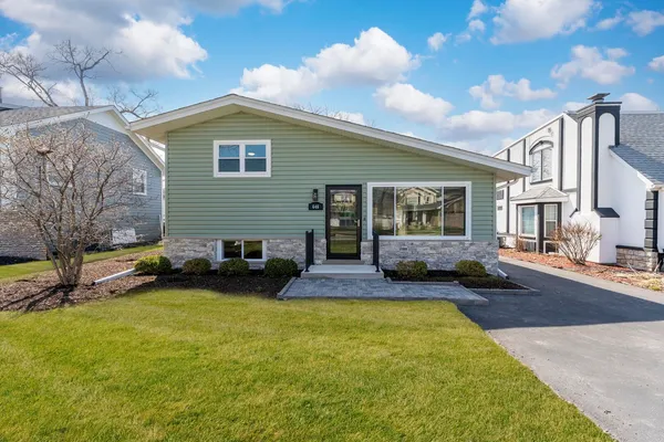 $725,000 | 646 Babcock Avenue, Elmhurst, IL 60126