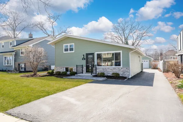 $720,000 | 646 Babcock Avenue, Elmhurst, IL 60126