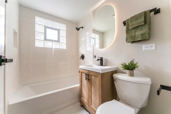 $725,000 | 646 Babcock Avenue, Elmhurst, IL 60126
