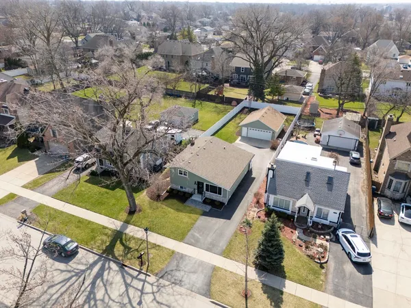 $725,000 | 646 Babcock Avenue, Elmhurst, IL 60126