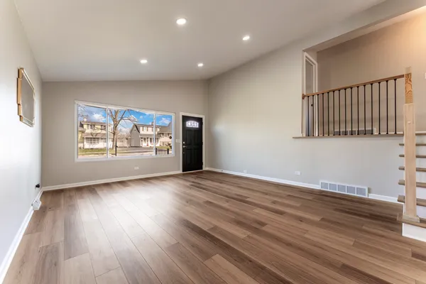 $725,000 | 646 Babcock Avenue, Elmhurst, IL 60126
