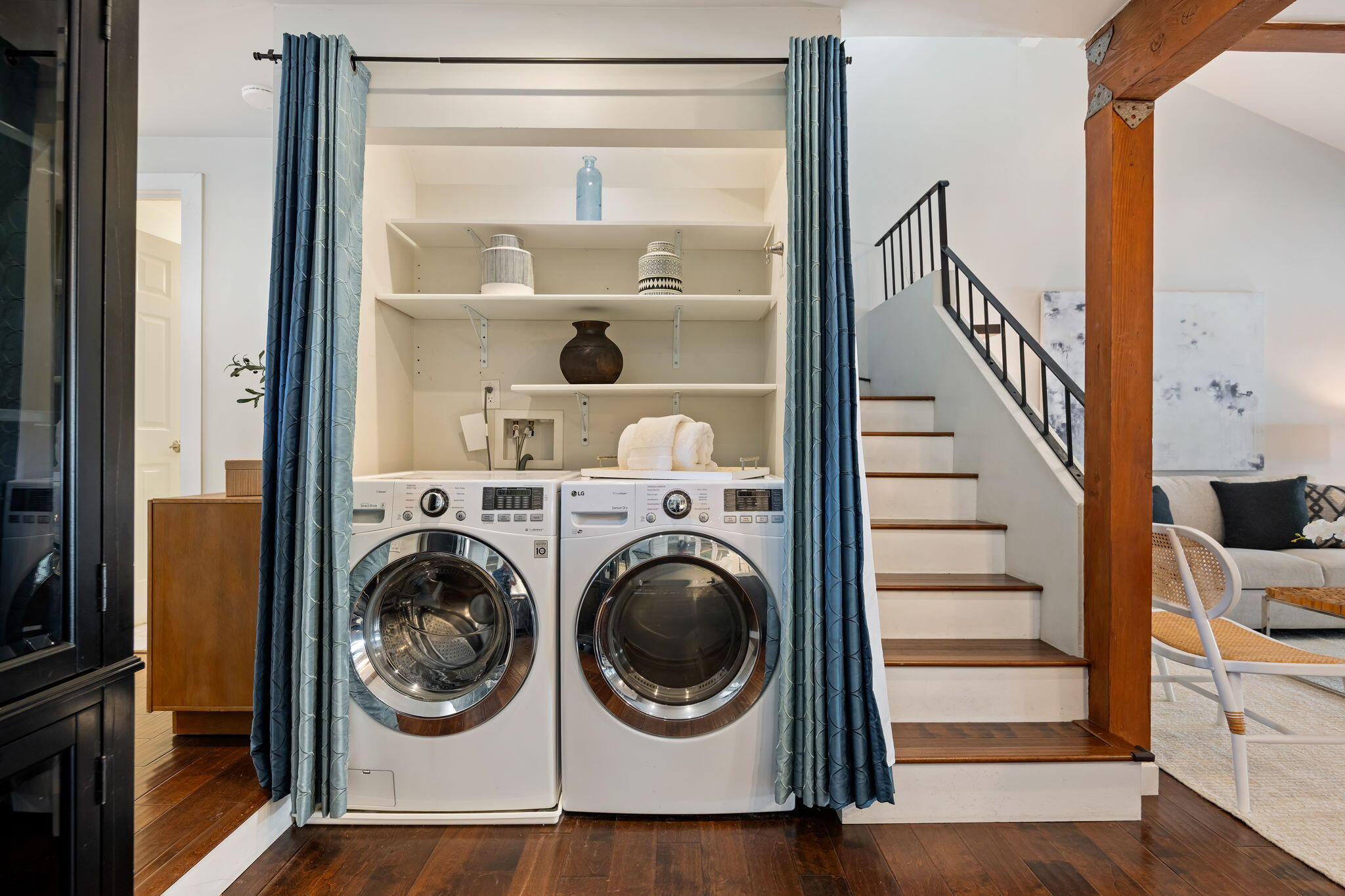 4039 Primavera Road, Unit 5 Santa Barbara, CA 93110 - Photo 13 of 32 Laundry In Unit