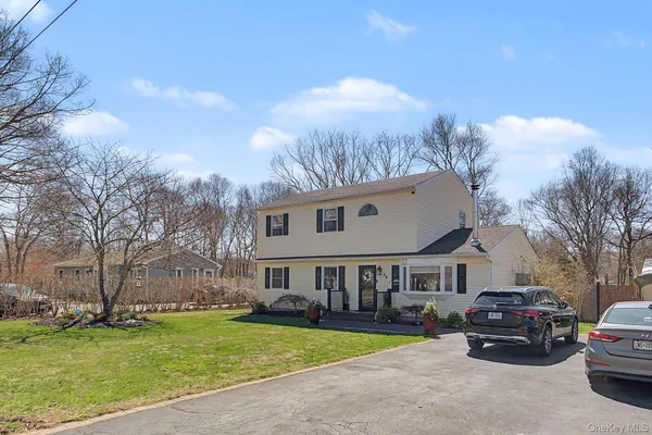 $629,900 | 64 Sweetbriar Drive, Mastic, NY 11950