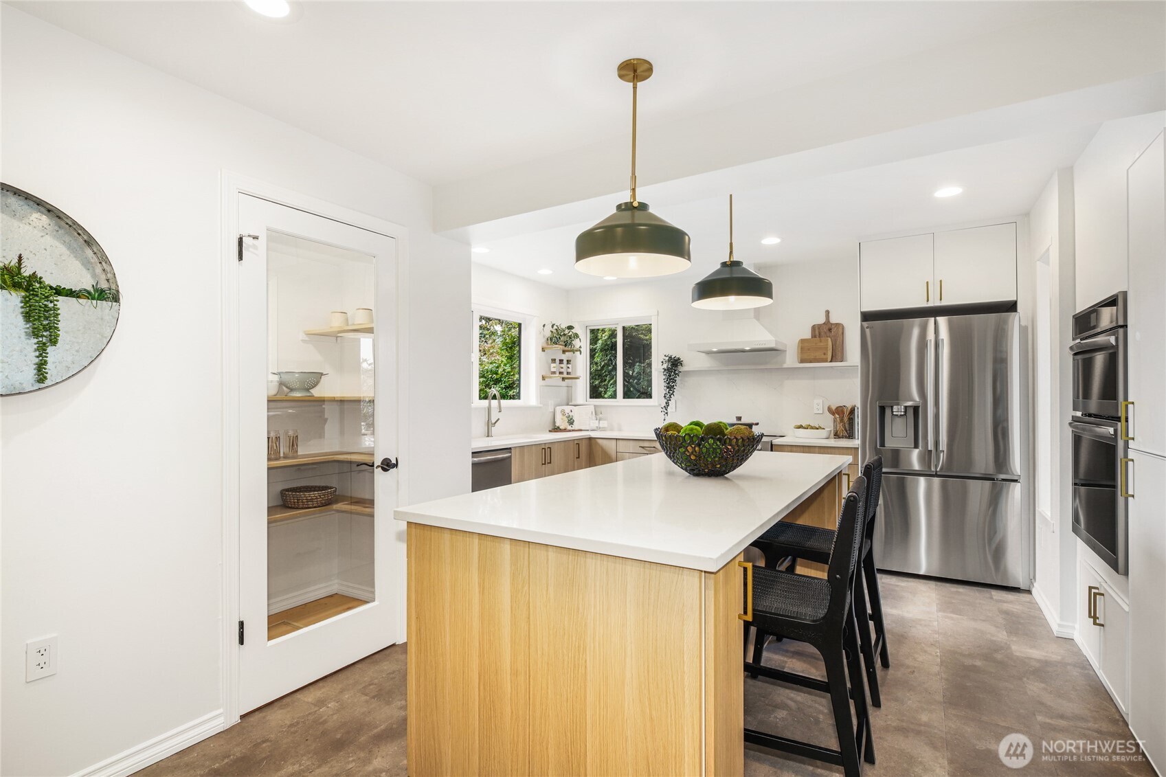 3939 Southwest Rose Street Seattle, WA 98136 - Photo 8 of 39 Gallery Image 8