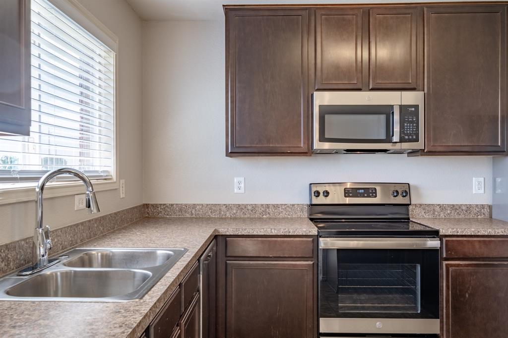 324 Broken Bow Krum, TX 76249 - Photo 14 of 28