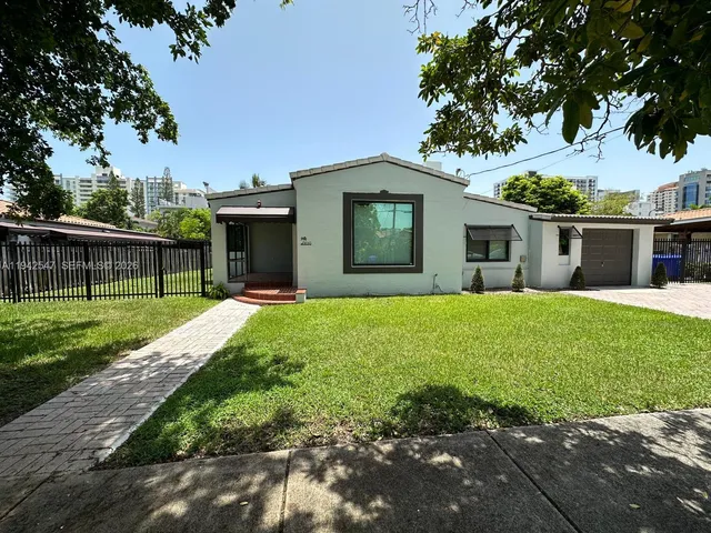 $4,750 | 3050 Southwest 21st Street, Miami, FL 33145