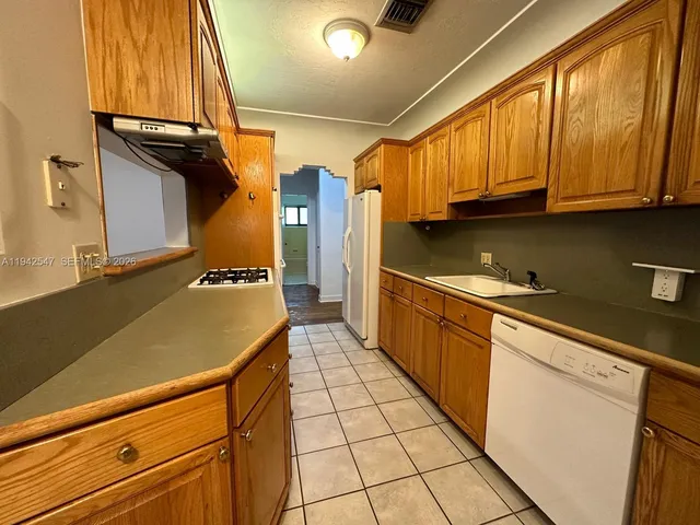 $4,750 | 3050 Southwest 21st Street, Miami, FL 33145