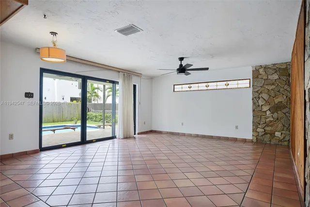 $4,750 | 3050 Southwest 21st Street, Miami, FL 33145