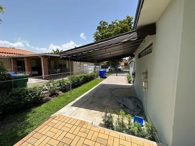 $4,750 | 3050 Southwest 21st Street, Miami, FL 33145