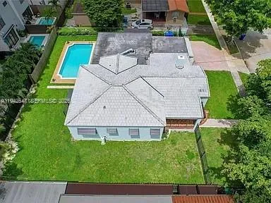 $4,750 | 3050 Southwest 21st Street, Miami, FL 33145