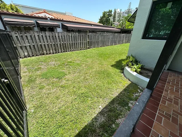 $4,750 | 3050 Southwest 21st Street, Miami, FL 33145