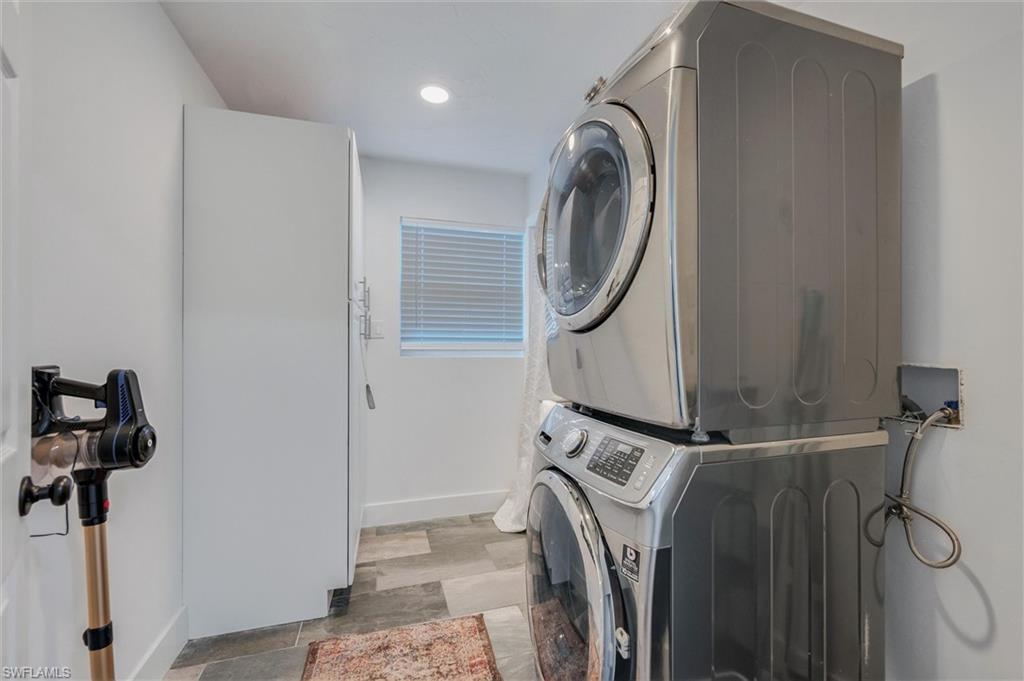 2432 Lake Avenue Naples, FL 34112 - Photo 24 of 37