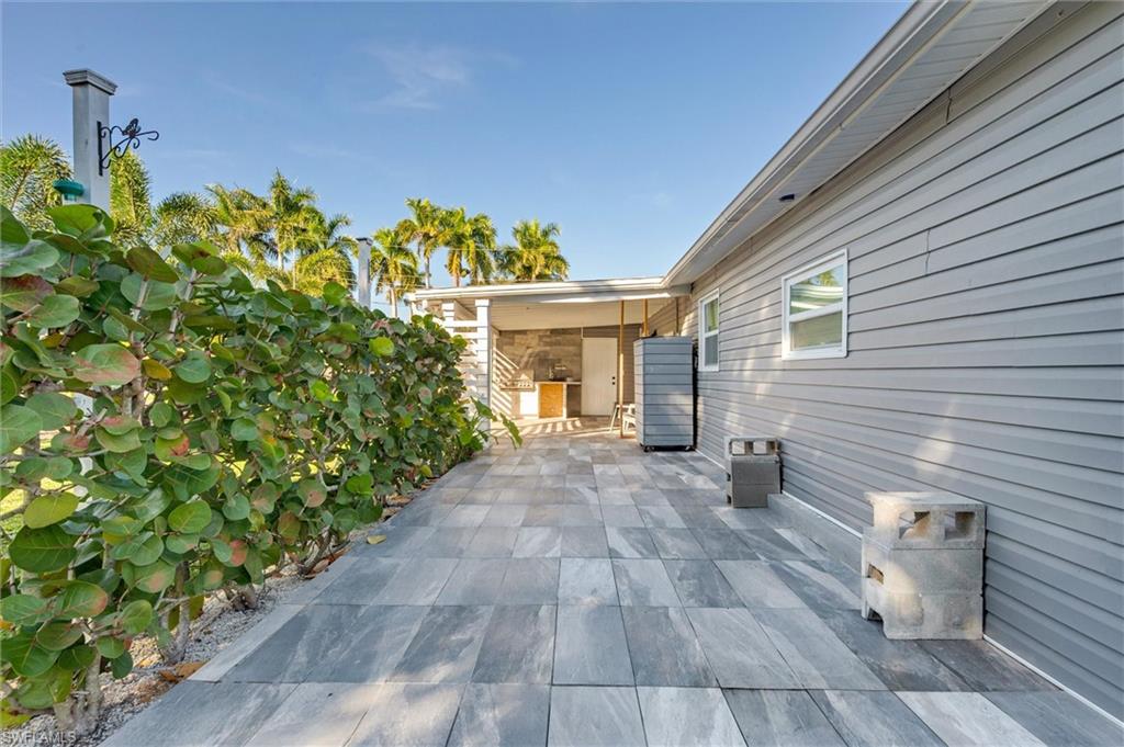 2432 Lake Avenue Naples, FL 34112 - Photo 28 of 37