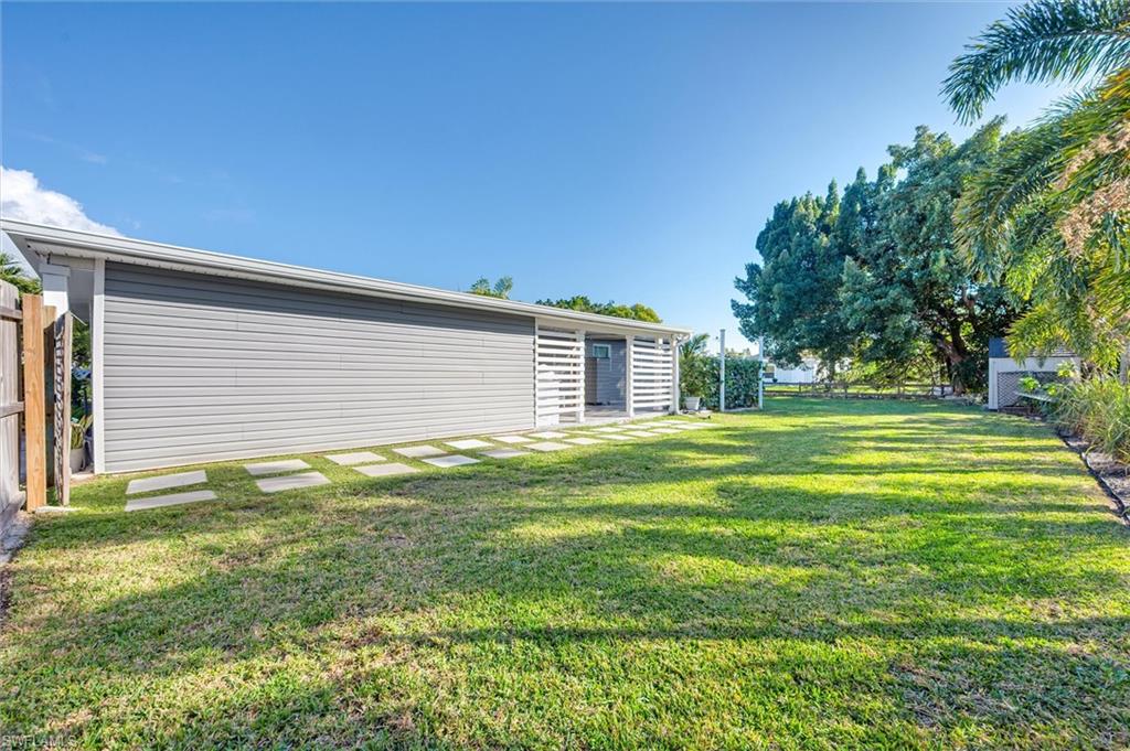 2432 Lake Avenue Naples, FL 34112 - Photo 34 of 37