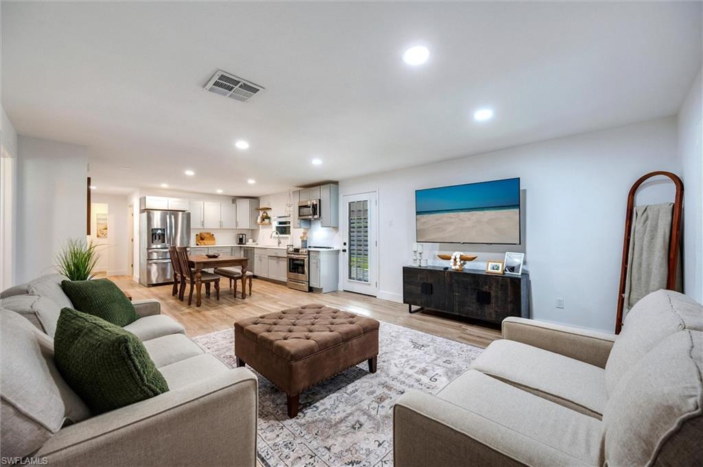 2432 Lake Avenue Naples, FL 34112 - Photo 6 of 37