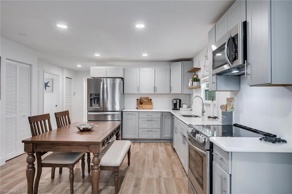 2432 Lake Avenue Naples, FL 34112 - Photo 9 of 37