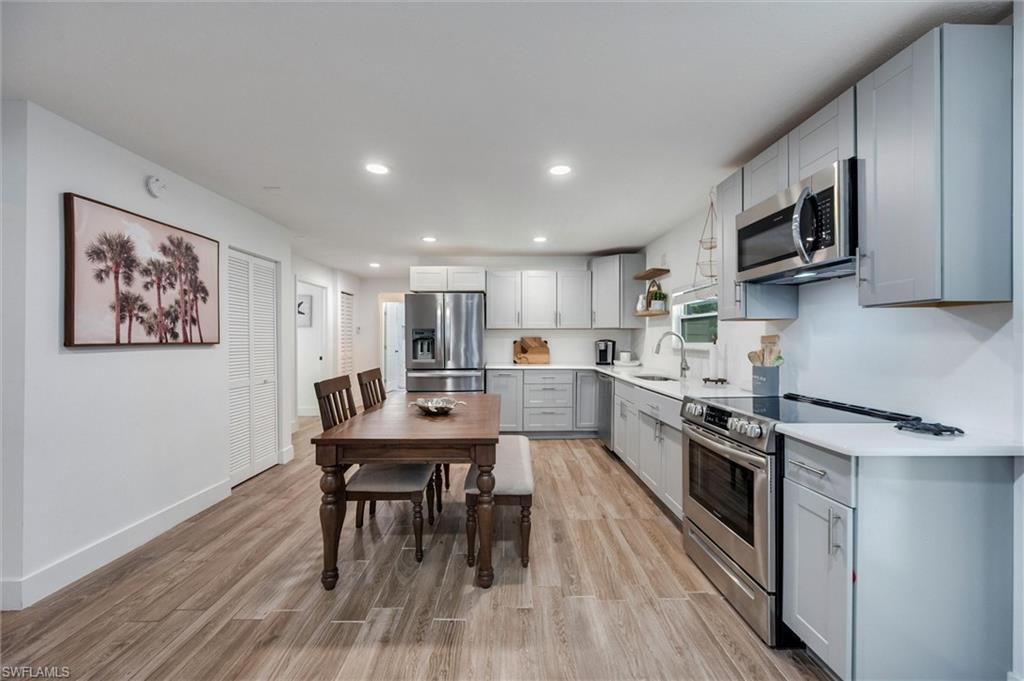 2432 Lake Avenue Naples, FL 34112 - Photo 10 of 37